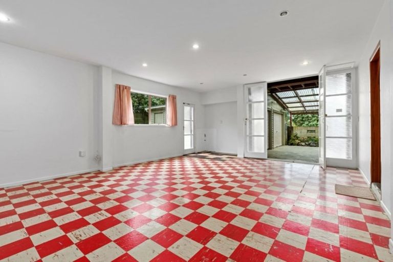 Photo of property in 5 Tiber Road, Forrest Hill, Auckland, 0620