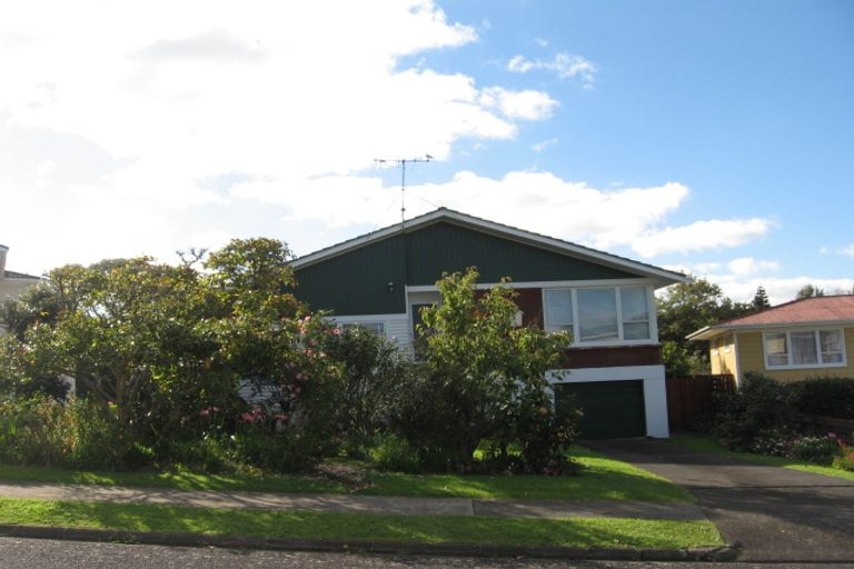 Photo of property in 6 Blyton Lane, Pakuranga Heights, Auckland, 2010