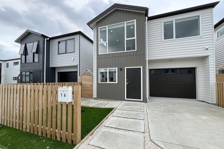 Photo of property in 16 Te Kaapia Road, Papakura, 2110