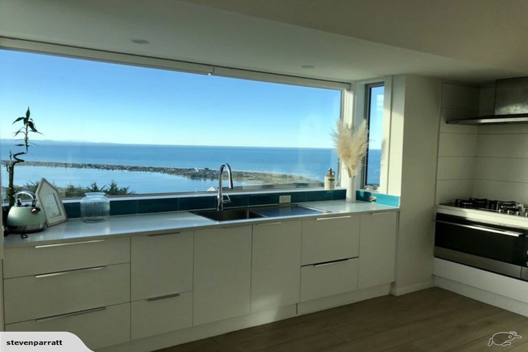 Photo of property in 1 Gardenhill Lane, Redcliffs, Christchurch, 8081