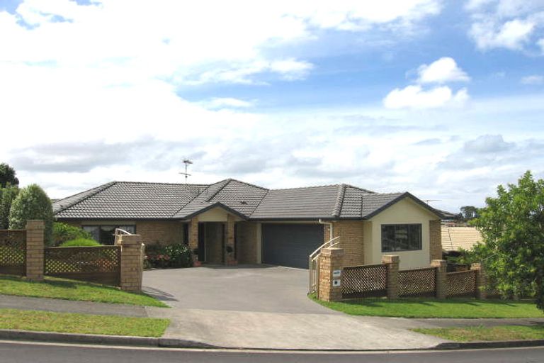 Photo of property in 10 Fulmar Way, Unsworth Heights, Auckland, 0632