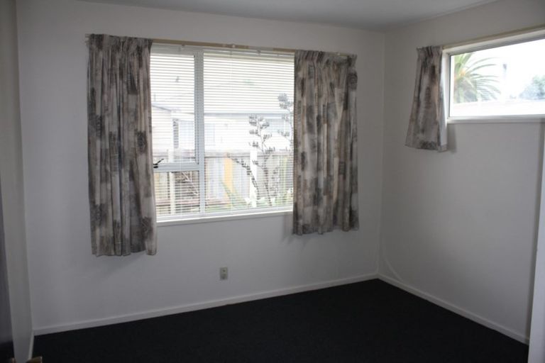 Photo of property in 2/8a Takapu Place, Bromley, Christchurch, 8062