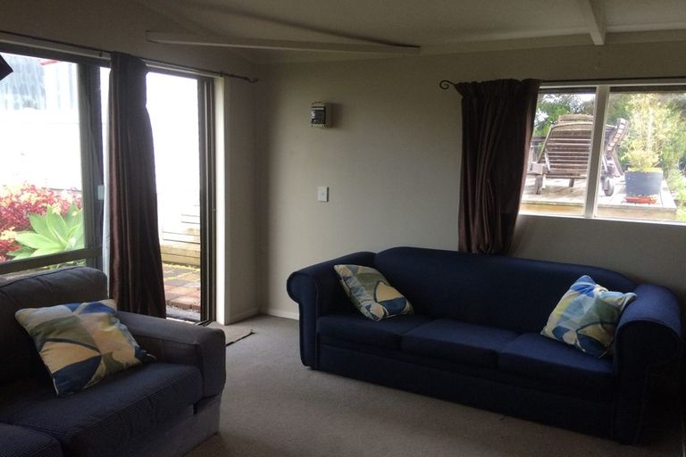 Photo of property in 13 Taioma Crescent, Te Atatu Peninsula, Auckland, 0610