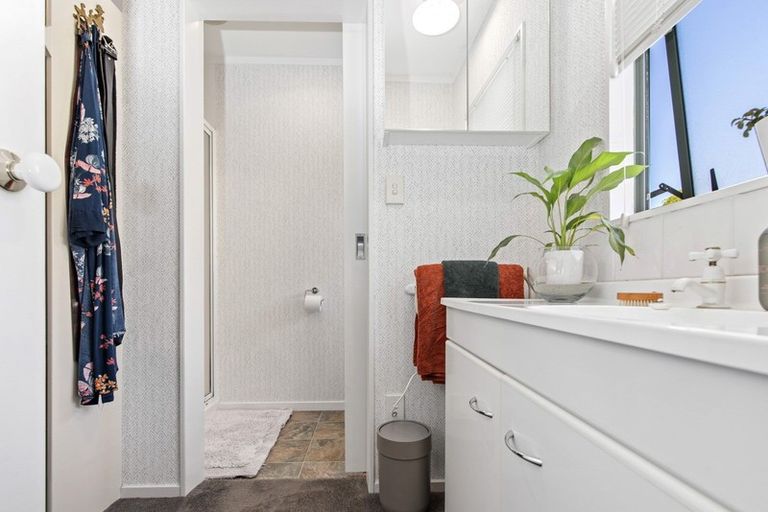 Photo of property in 70 Tawavale Street, Pukehangi, Rotorua, 3015