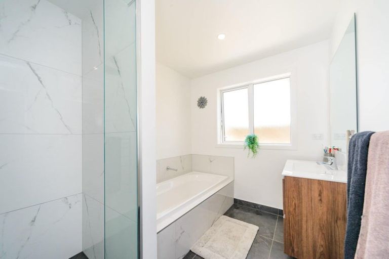 Photo of property in 47 Atlantic Drive, Fitzherbert, Palmerston North, 4410