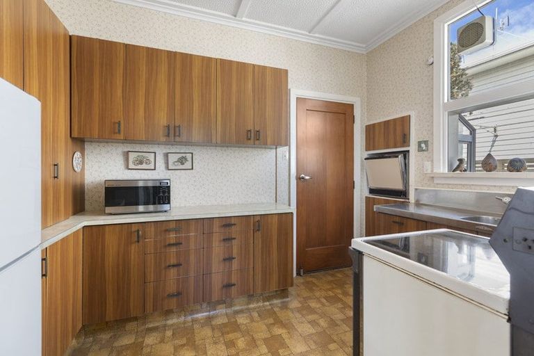 Photo of property in 22 Bayly Road, Moturoa, New Plymouth, 4310