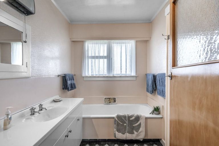 Photo of property in 12 Banks Street, Richmond, Invercargill, 9810