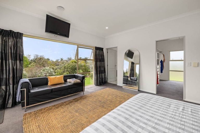 Photo of property in 17 Riddell Road, Kerikeri, 0230