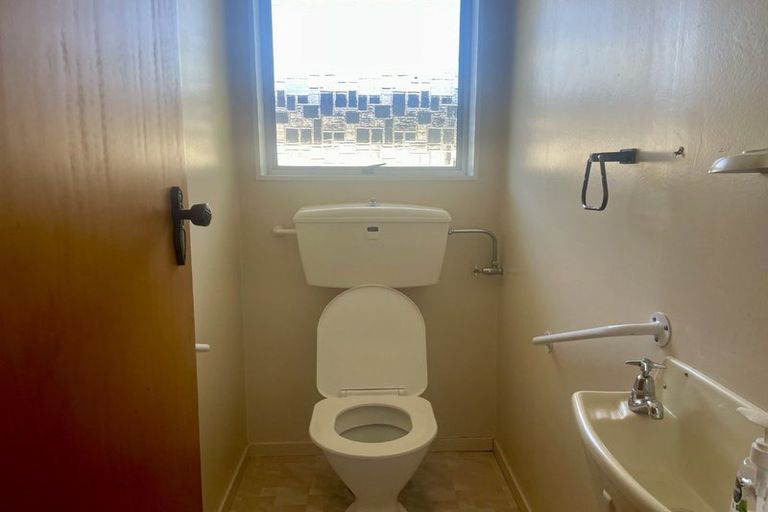 Photo of property in 2/114 Mcleod Street, Camberley, Hastings, 4120