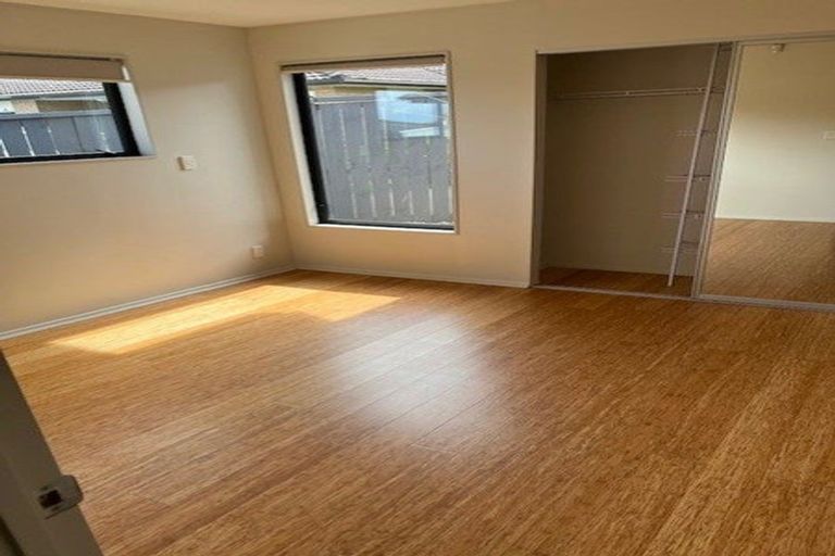 Photo of property in 35 Cityview Place, Massey, Auckland, 0614