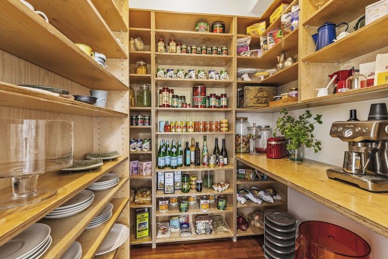 Photo of property in 19 Lower North Terrace, Kelburn, Wellington, 6012