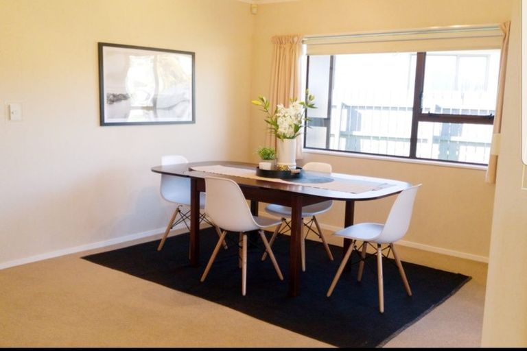 Photo of property in 8 Jasmine Avenue, Dinsdale, Hamilton, 3204