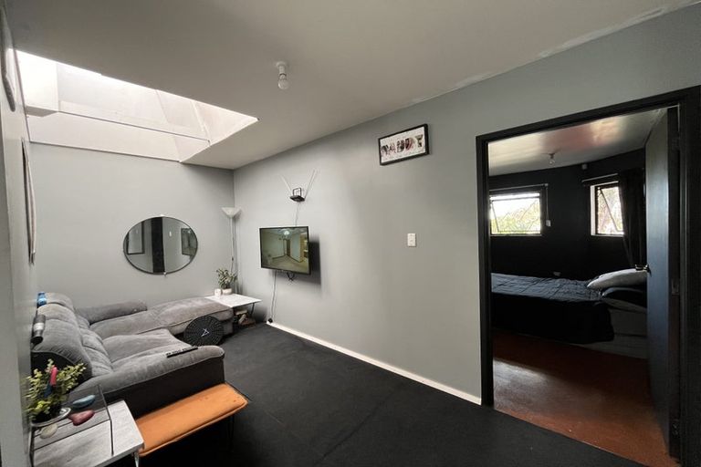 Photo of property in 32a Te Atatu Road, Te Atatu South, Auckland, 0610