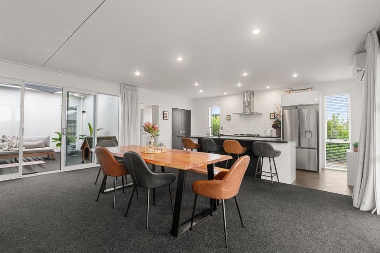 Photo of property in 10 Monaco Grove, Fitzherbert, Palmerston North, 4410