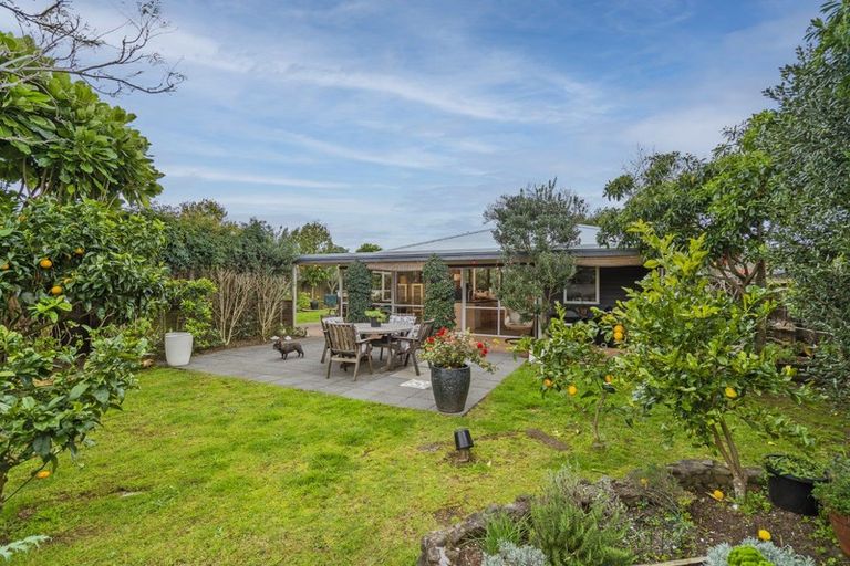 Photo of property in 14 Kenneth Avenue, Whitianga, 3510
