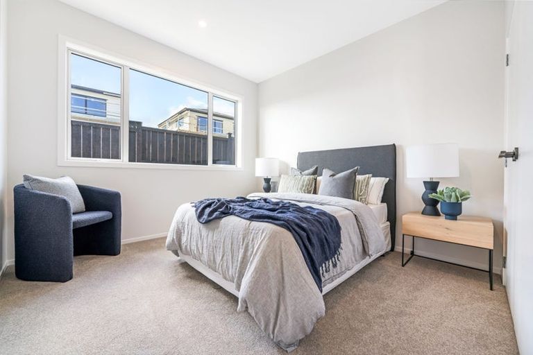 Photo of property in 11 Spars Road, Wainui, 0932