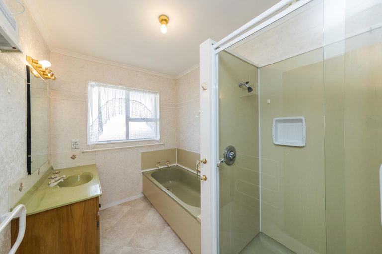 Photo of property in 8 Edgecombe Court, Roslyn, Palmerston North, 4414