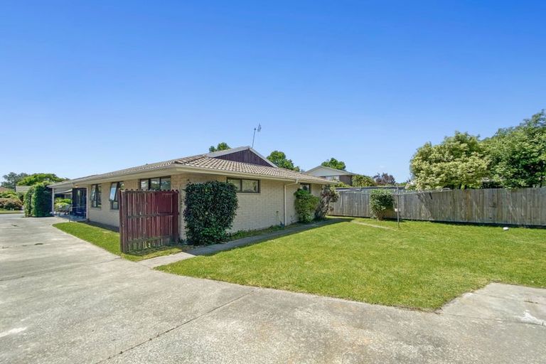 Photo of property in 19 Lodge Place, Ilam, Christchurch, 8041