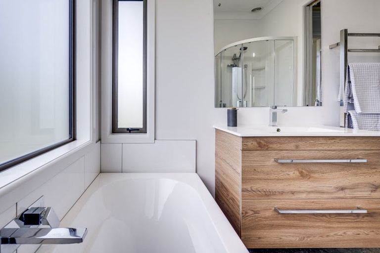 Photo of property in 3 Saint Andrews Road, Havelock North, 4130