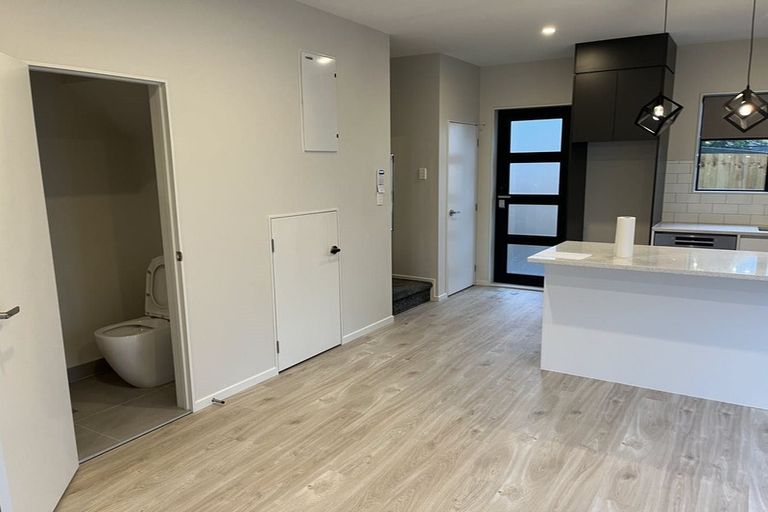 Photo of property in 3/11 Karamu Street, Te Atatu Peninsula, Auckland, 0610