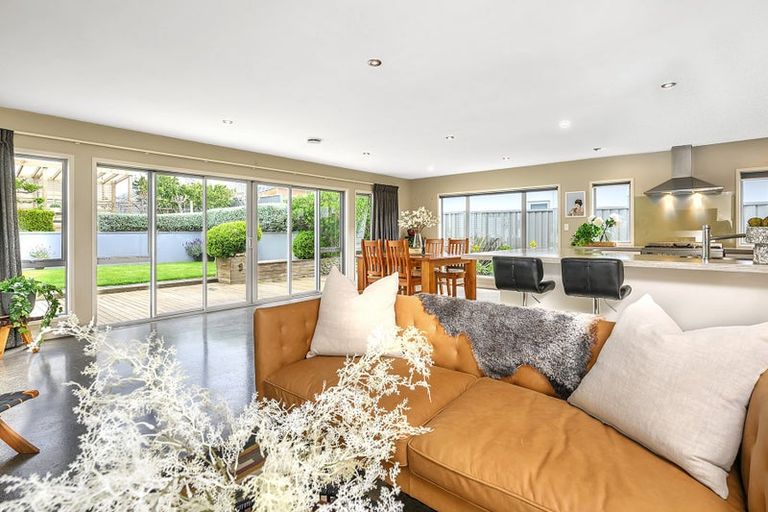 Photo of property in 71 Hine Street, New Plymouth, 4310