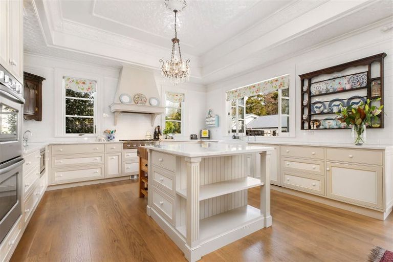 Photo of property in 8 Wood Lane, Fendalton, Christchurch, 8014