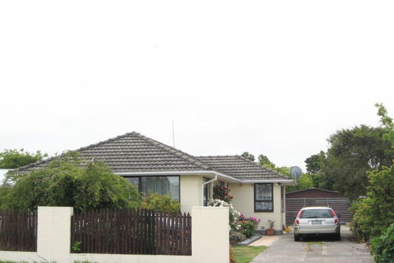 Photo of property in 18 Rosanna Place, Aranui, Christchurch, 8061