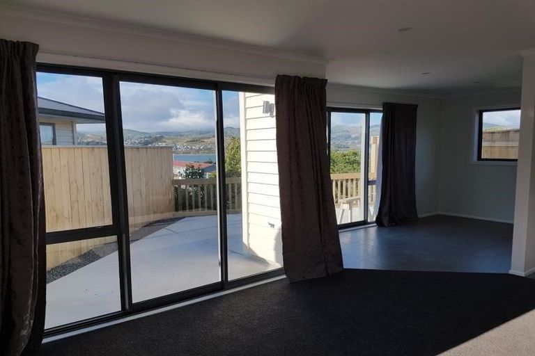 Photo of property in 17 Mawhare Street, Titahi Bay, Porirua, 5022
