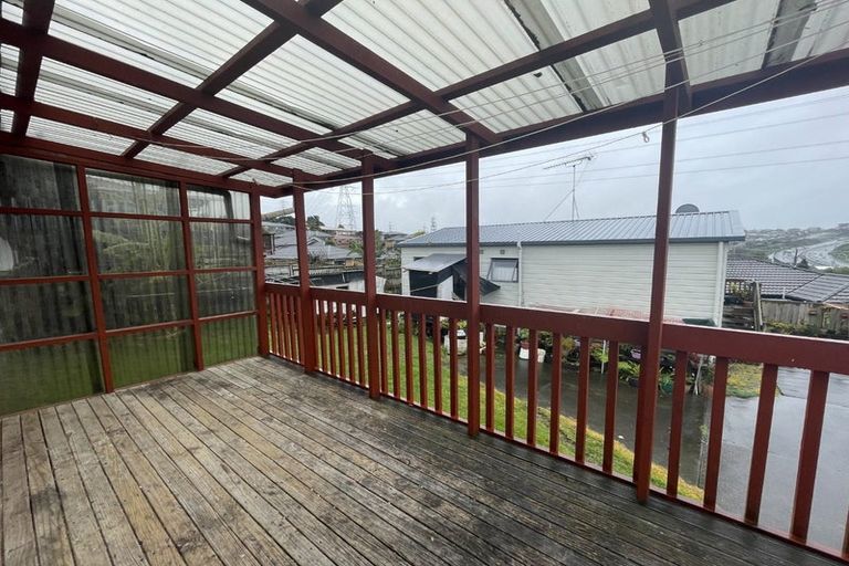 Photo of property in 3 Doone Place, Massey, Auckland, 0614
