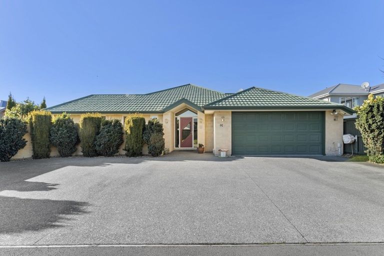 Photo of property in 15 Saddleback Green, Halswell, Christchurch, 8025