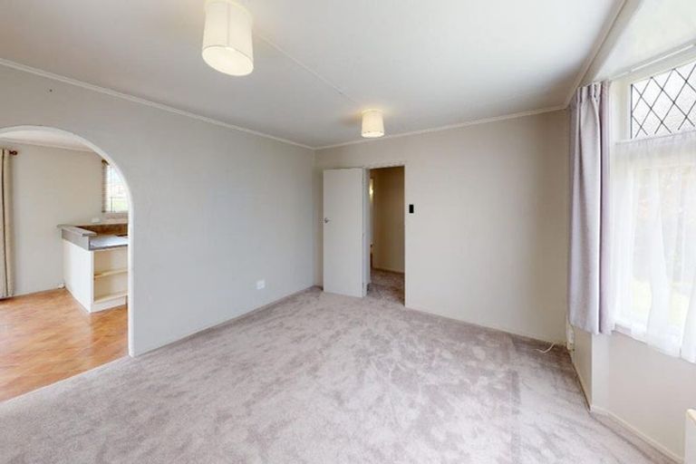 Photo of property in 17 Egmont Place, Westbrook, Palmerston North, 4412
