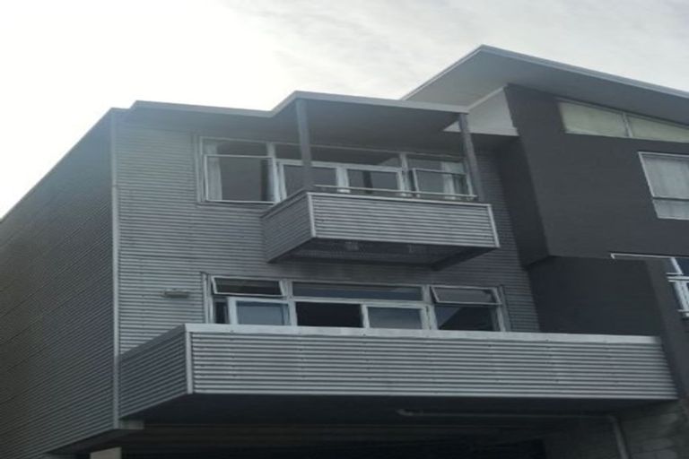 Photo of property in Mondrian Townhouses, 1/24 Hanson Street, Mount Cook, Wellington, 6021