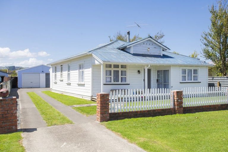 Photo of property in 17 School Road, Te Hapara, Gisborne, 4010
