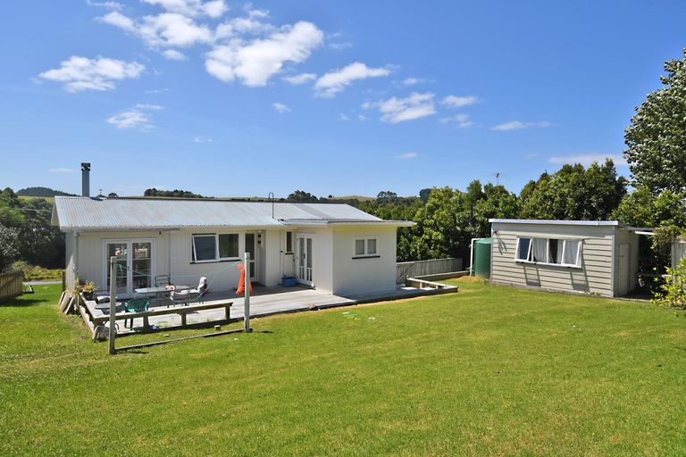 Photo of property in 17 Pakiri Road, Leigh, Warkworth, 0985