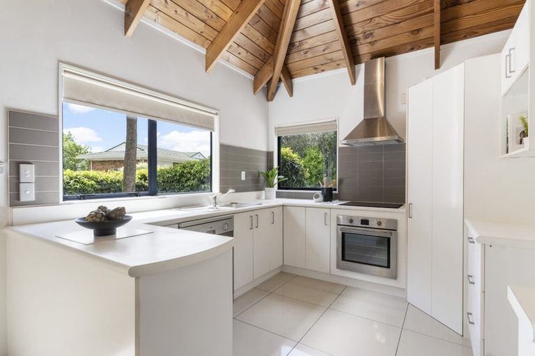 Photo of property in 2/16 Duncan Avenue, Te Atatu South, Auckland, 0610