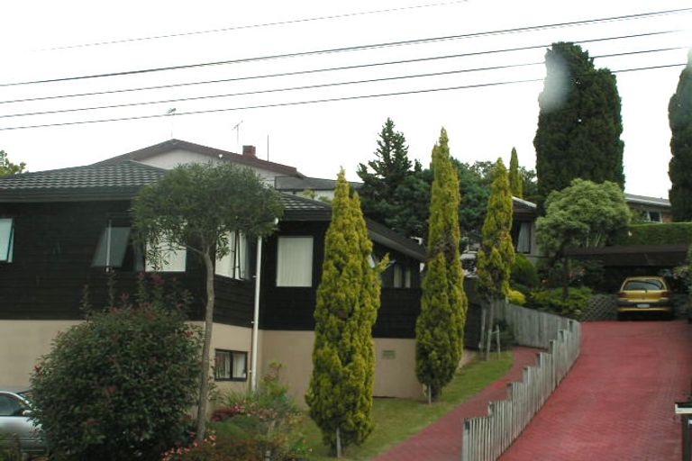 Photo of property in 1/44 Becroft Drive, Forrest Hill, Auckland, 0620