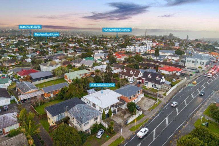 Photo of property in 214a Edmonton Road, Te Atatu South, Auckland, 0610