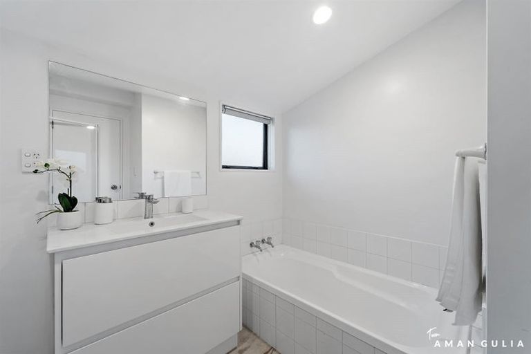 Photo of property in 2 Whitbourne Heights, Manurewa, Auckland, 2105