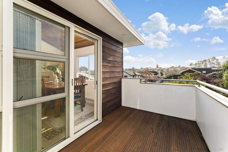 Photo of property in 1/7 Delamare Court, Sunnynook, Auckland, 0632