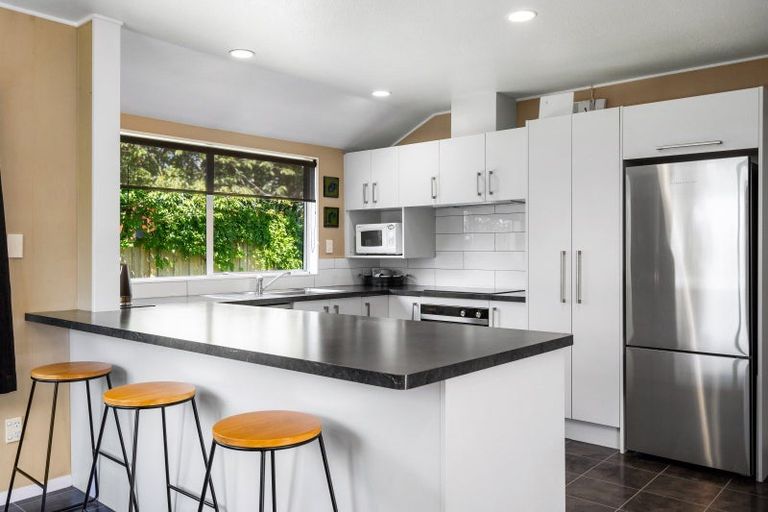 Photo of property in 14 Kingsgate Close, Havelock North, 4130