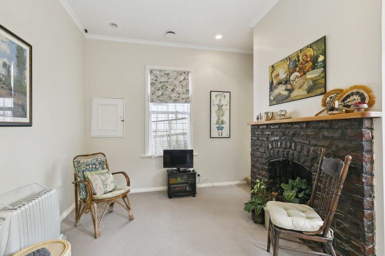 Photo of property in 42 Crawford Road, Kilbirnie, Wellington, 6022