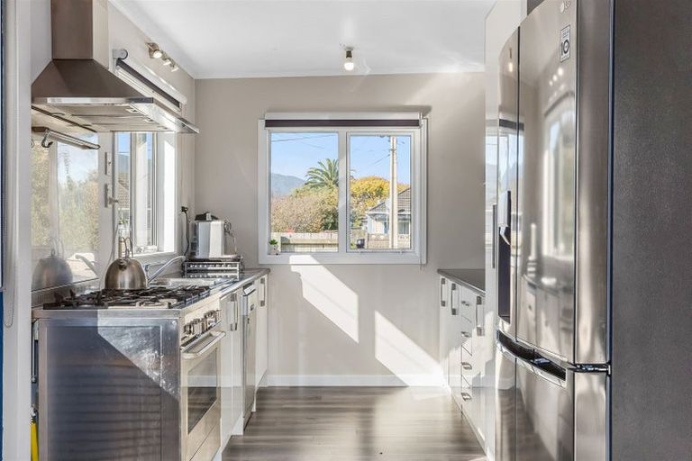 Photo of property in 4 Russell Road, Wainuiomata, Lower Hutt, 5014