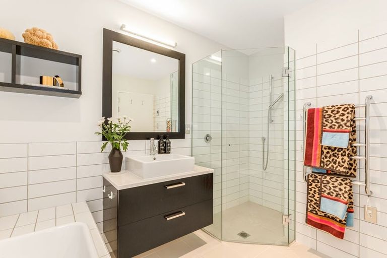 Photo of property in Chews Lane Apartments, 11e/9 Chews Lane, Wellington Central, Wellington, 6011