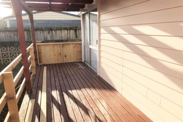 Photo of property in 11 Poto Street, Te Atatu South, Auckland, 0610