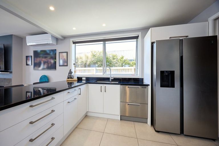 Photo of property in 7 Mcrae Gardens, Kaikoura Flat, Kaikoura, 7371