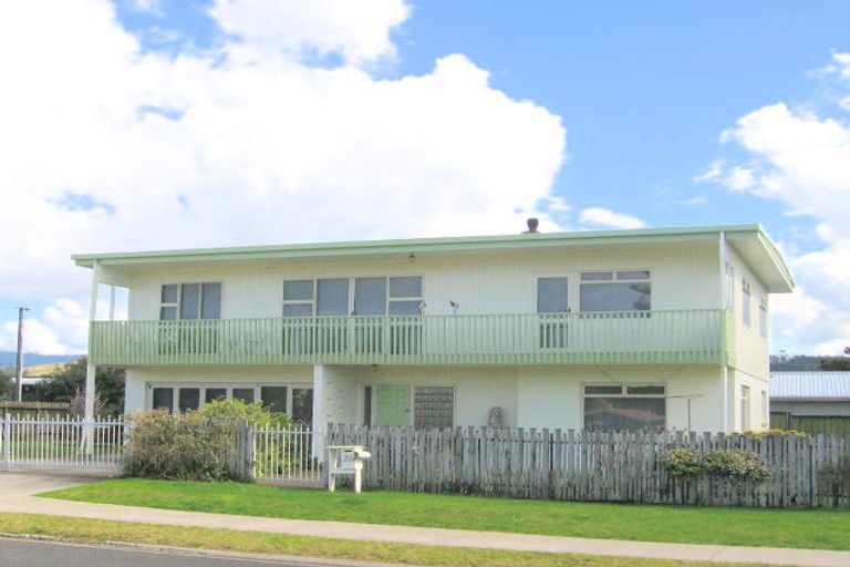 Photo of property in 201 Rangi Avenue, Whangamata, 3620