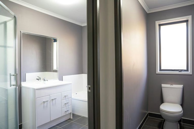 Photo of property in 109 Farnborough Drive, Grandview Heights, Hamilton, 3200