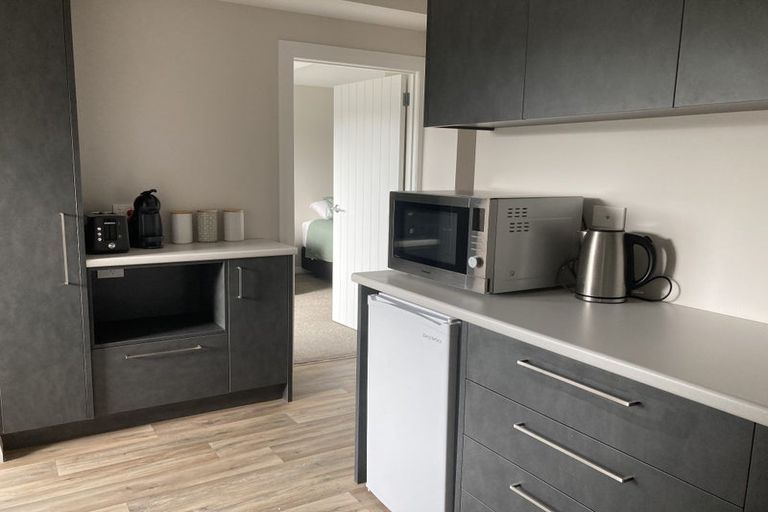 Photo of property in 6 Edgecumbe Road, Tauranga, 3110