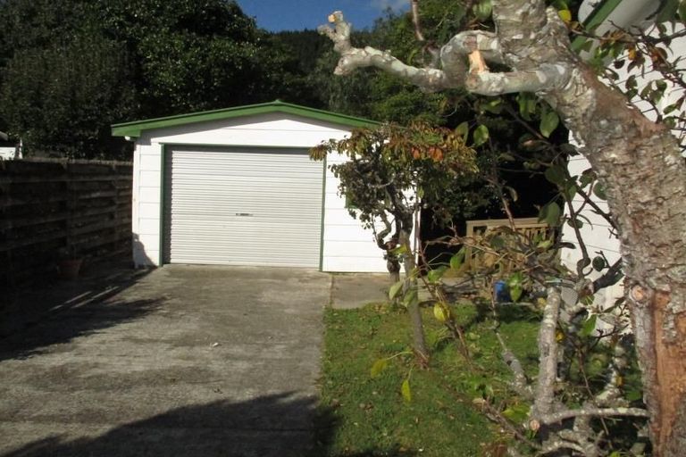 Photo of property in 4 Buckley Grove, Paraparaumu, 5032