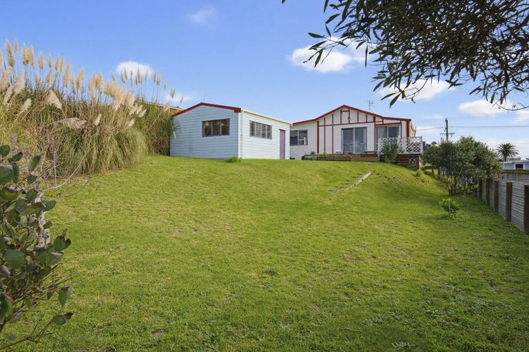 Photo of property in 84 Park Avenue, Waitarere Beach, Levin, 5510